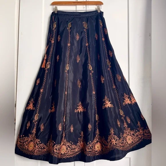 S Coldwater Creek Soft Romance Maxi Skirt STUNNING Embroidered Black Coral - Picture 6 of 8